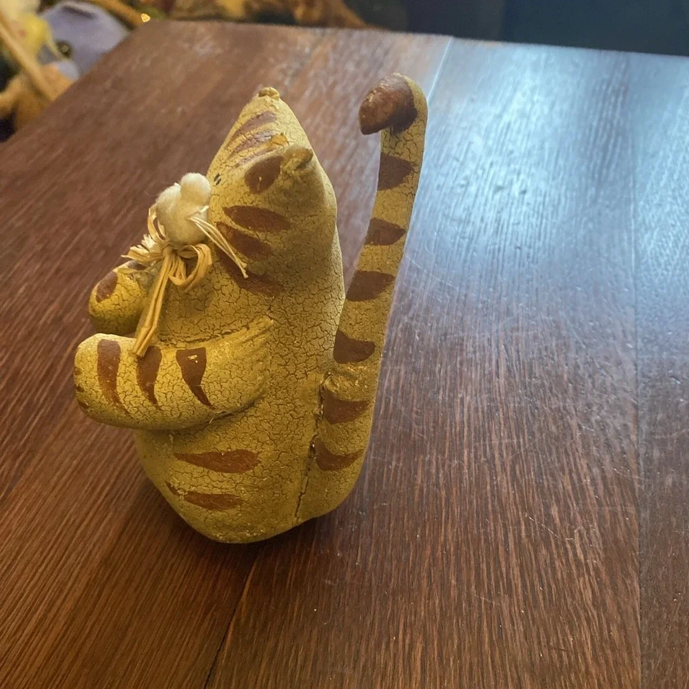 Vintage‎ Painted Leather Cat